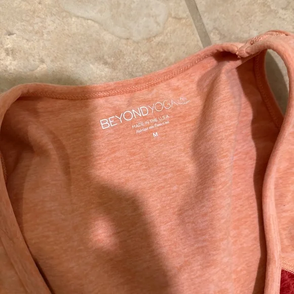 Matching Beyond Yoga yoga leggings and matching bra - Picture 2 of 7